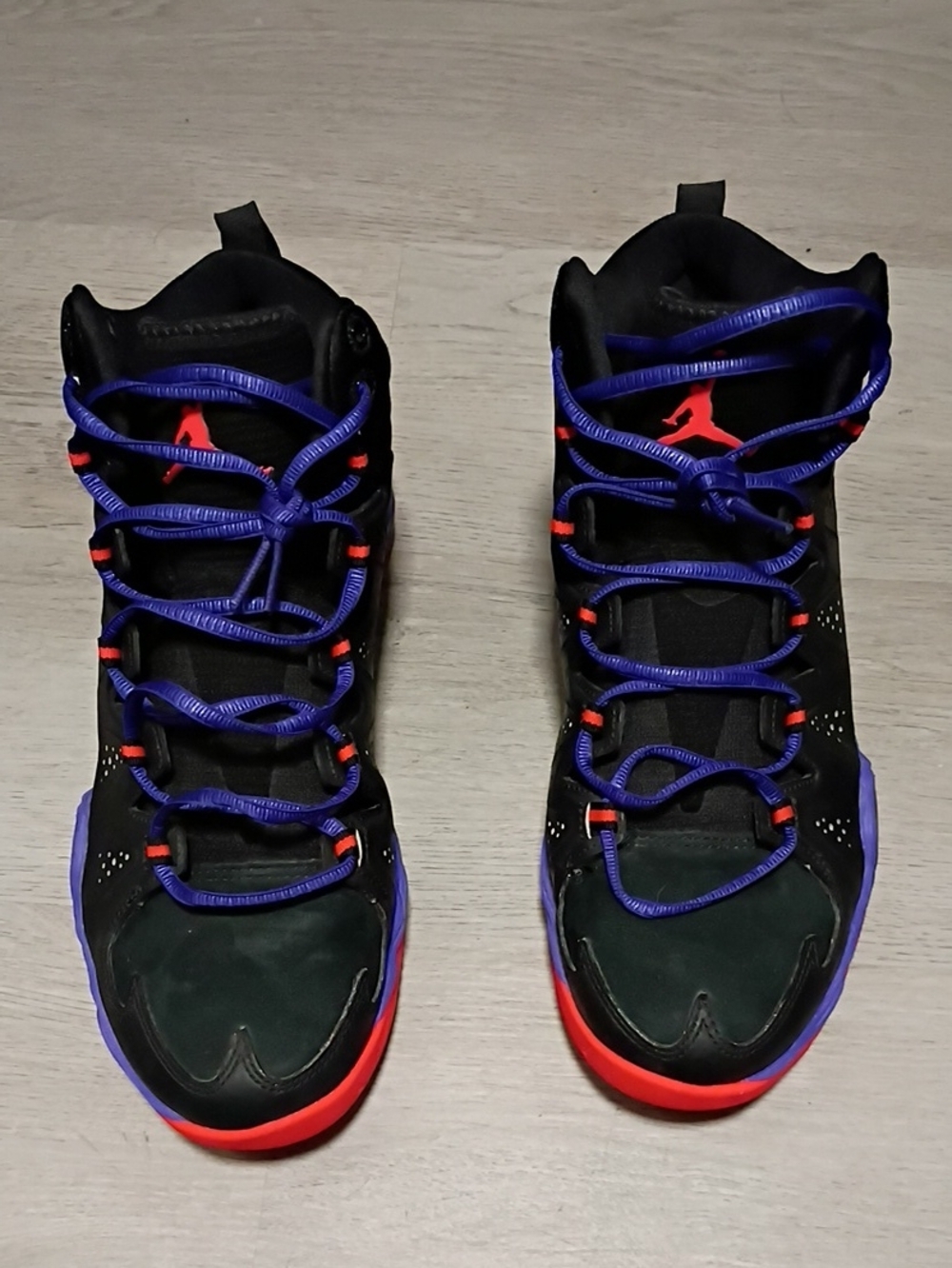 Jordan Men's Black / Purple High-Top Basketball Shoes